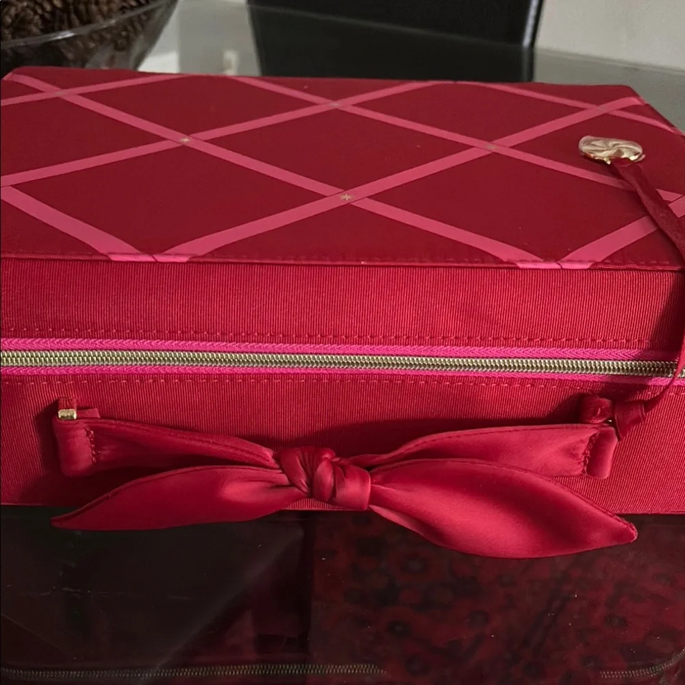 Estee Lauder Red Case bag new